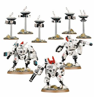 Warhammer 40,000 T&#039;au Empire:  Crisis Battlesuits